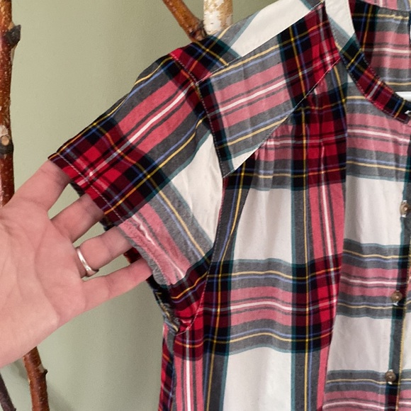 Old Navy summer button down - Picture 3 of 6